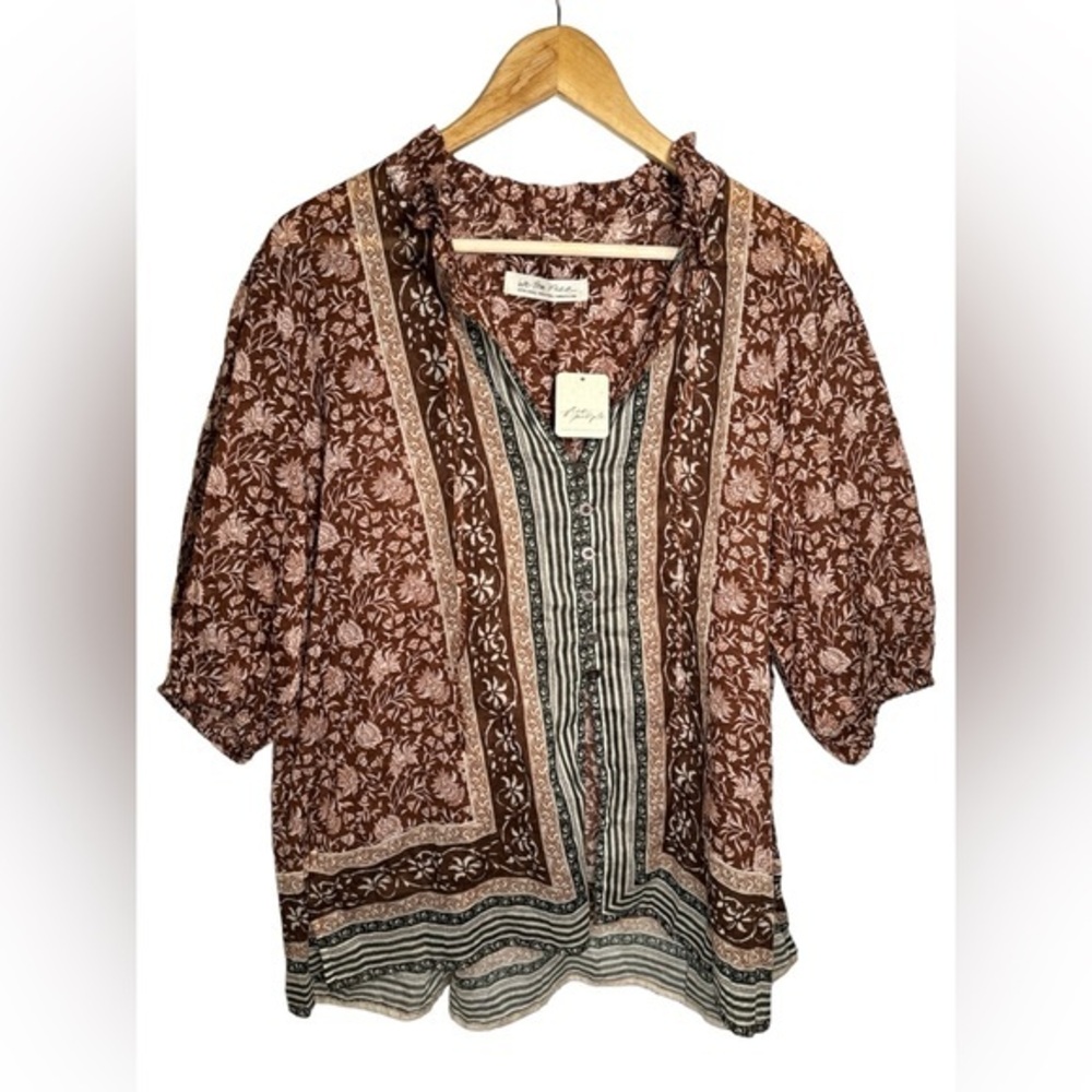 We The Free Top - Size XS NWT